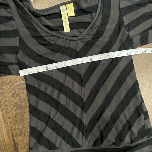 Eyeshadow Striped T-Shirt - Picture 11 of 12